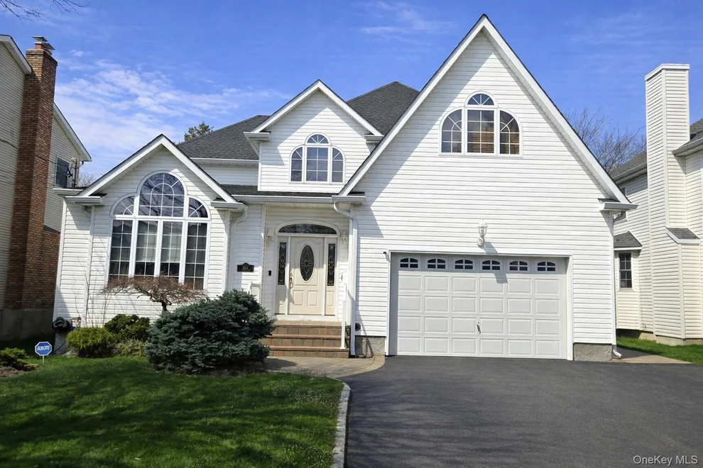 Unit for sale at 850 Linstead Lane, Hempstead, NY 11710