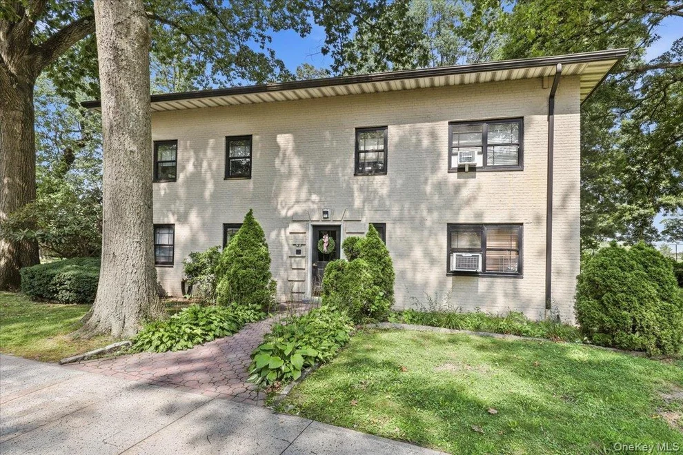 Unit for sale at 5 Whitehall Road, Eastchester, NY 10709