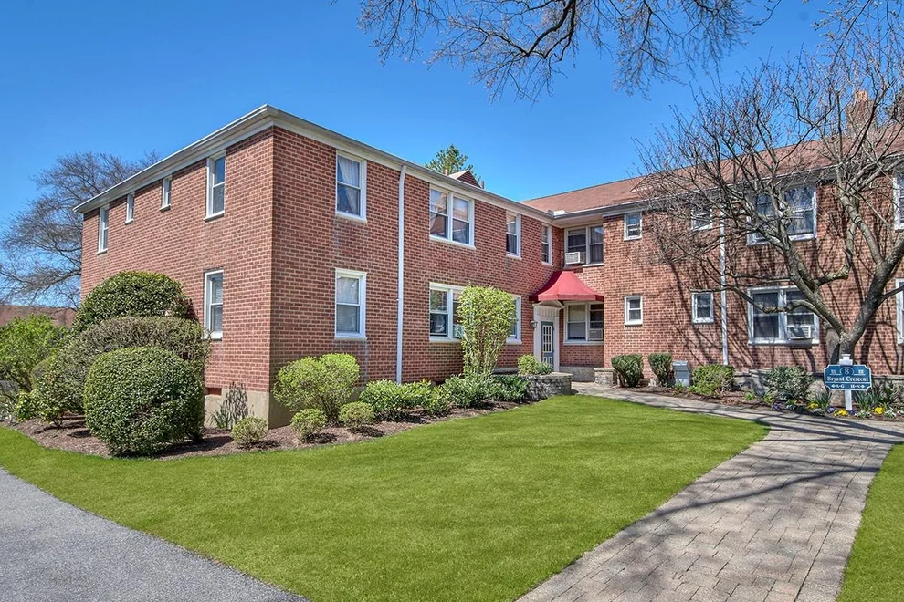 Unit for sale at 8 Bryant Crescent, White Plains, NY 10605