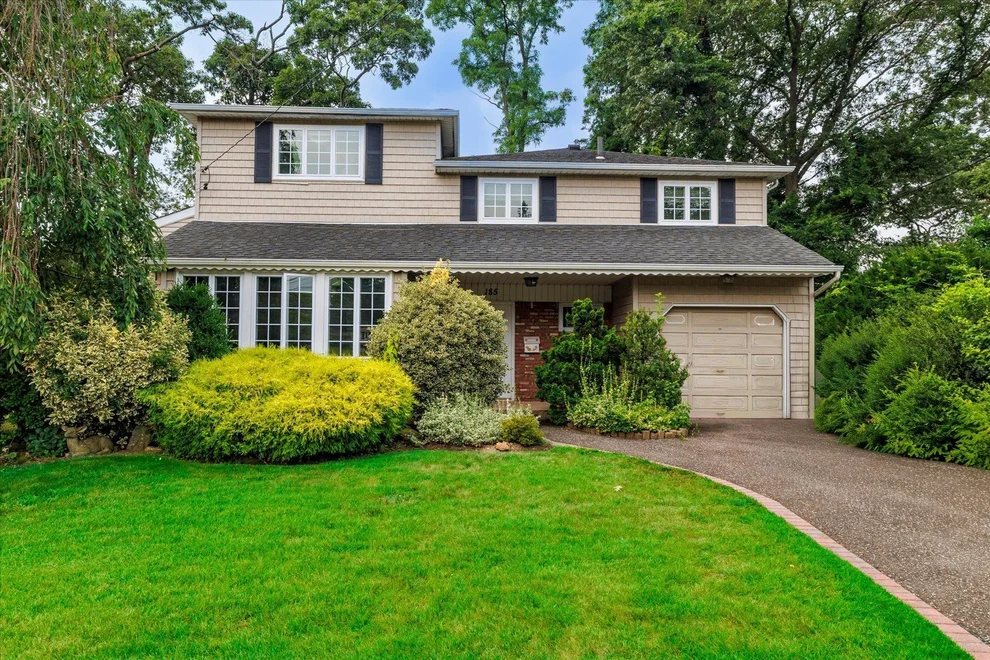Unit for sale at 185 Maxine Court, Hempstead, NY 11552