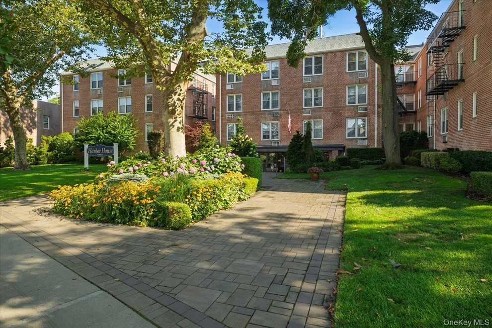 Unit for sale at 16 Main Street, Hempstead, NY 11518