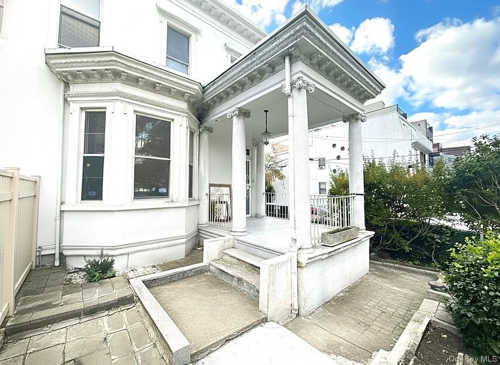 Unit for sale at 14-28 Astoria Park S, New York, NY 11102