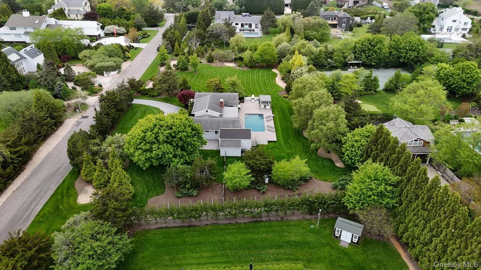 Unit for sale at 4 Stillwaters Lane, Southampton, NY 11978