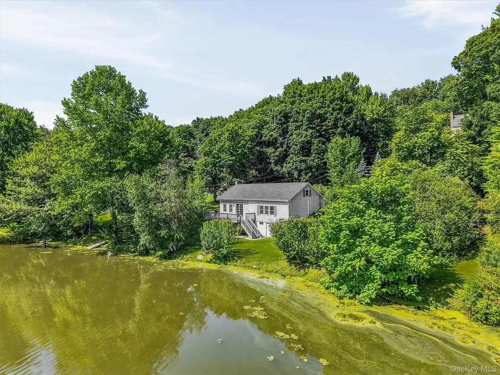 Unit for sale at 136 Lake Road, New Windsor, NY 12577