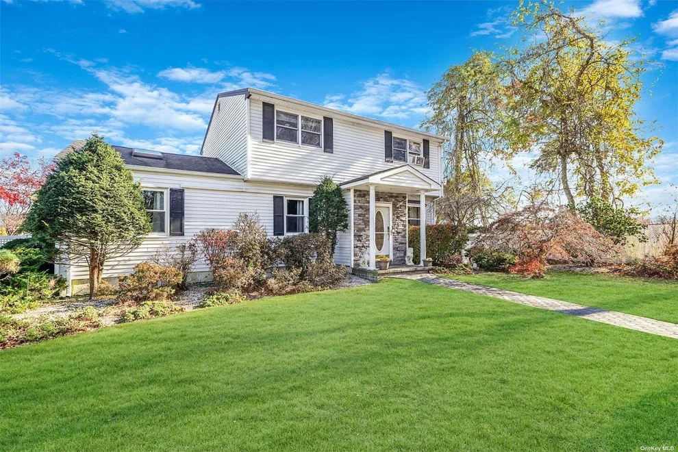 Unit for sale at 10 Marchant Drive, Smithtown, NY 11780