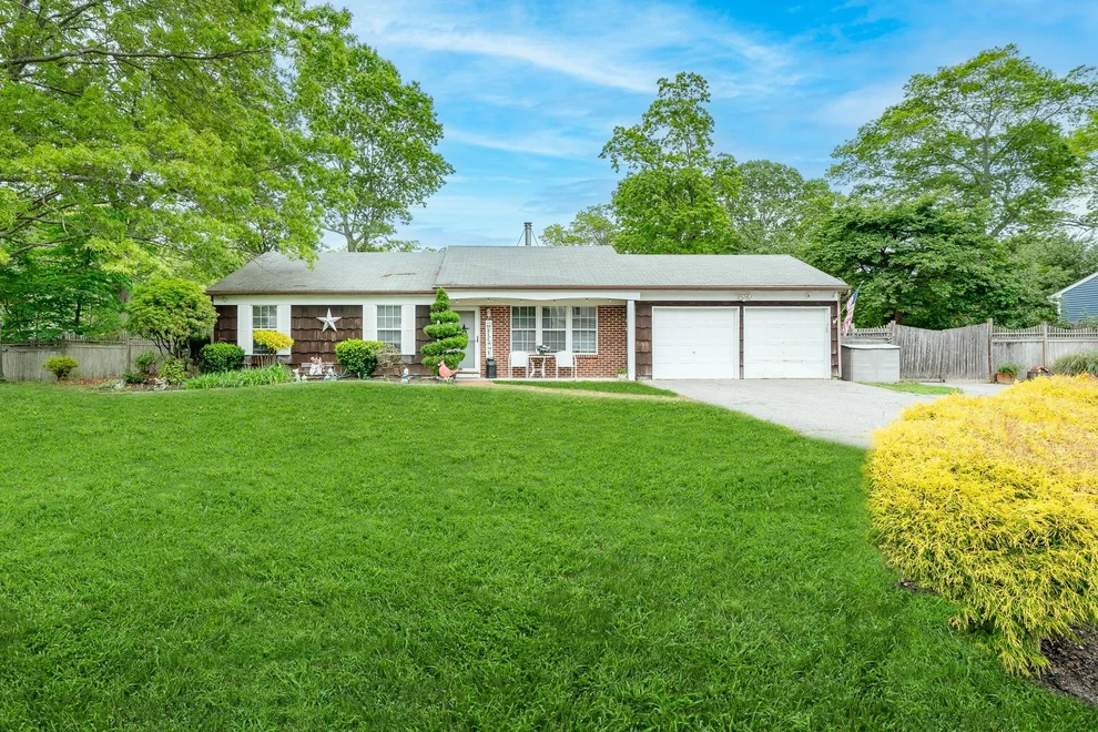 Unit for sale at 7 Cedar Heights Drive, Brookhaven, NY 11961