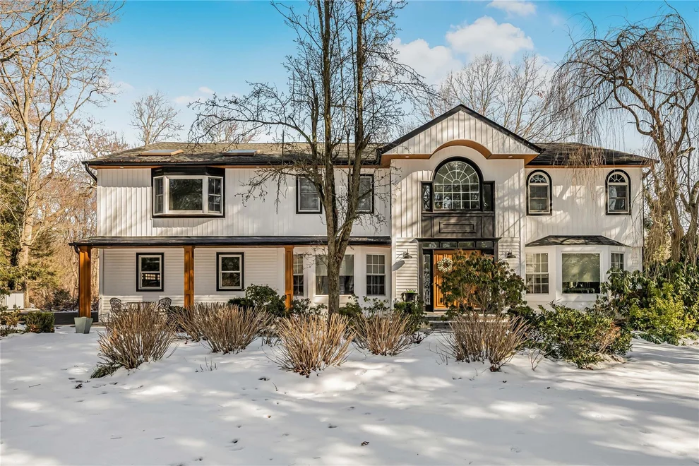 Unit for sale at 205 Laurel Lane, Oyster Bay, NY 11791