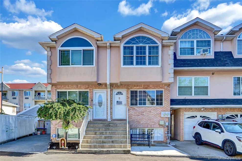 Unit for sale at 305 Tysens Lane, New York, NY 10306