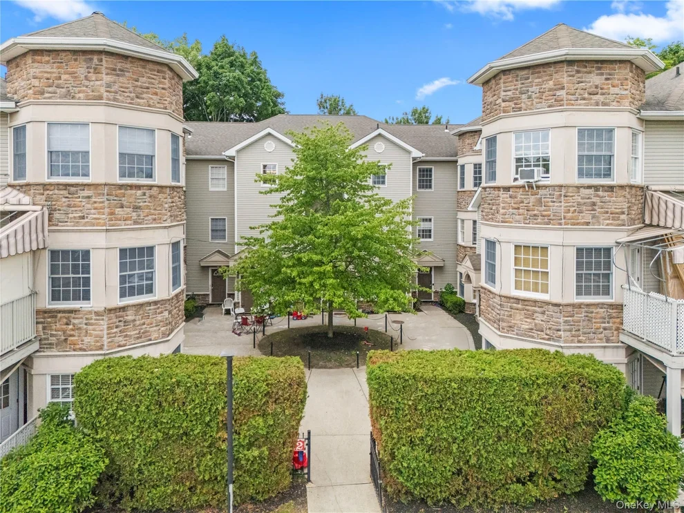 Unit for sale at 12 Horizon Court, Ramapo, NY 10952