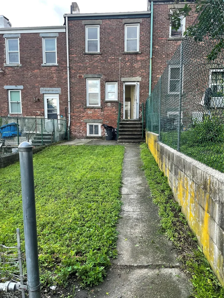 Unit for sale at 32 Moquette Row S, Yonkers, NY 10703