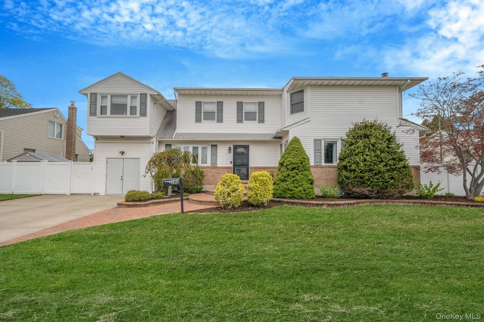 Unit for sale at 580 Center Briarwood Avenue, Islip, NY 11795