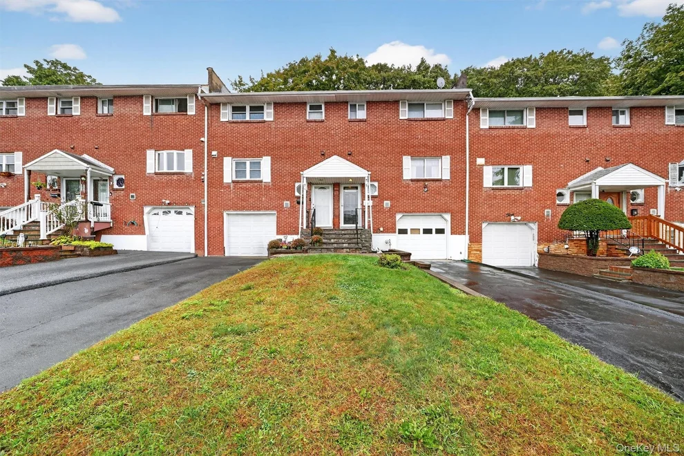 Unit for sale at 5 Coyne Drive, Haverstraw, NY 10927