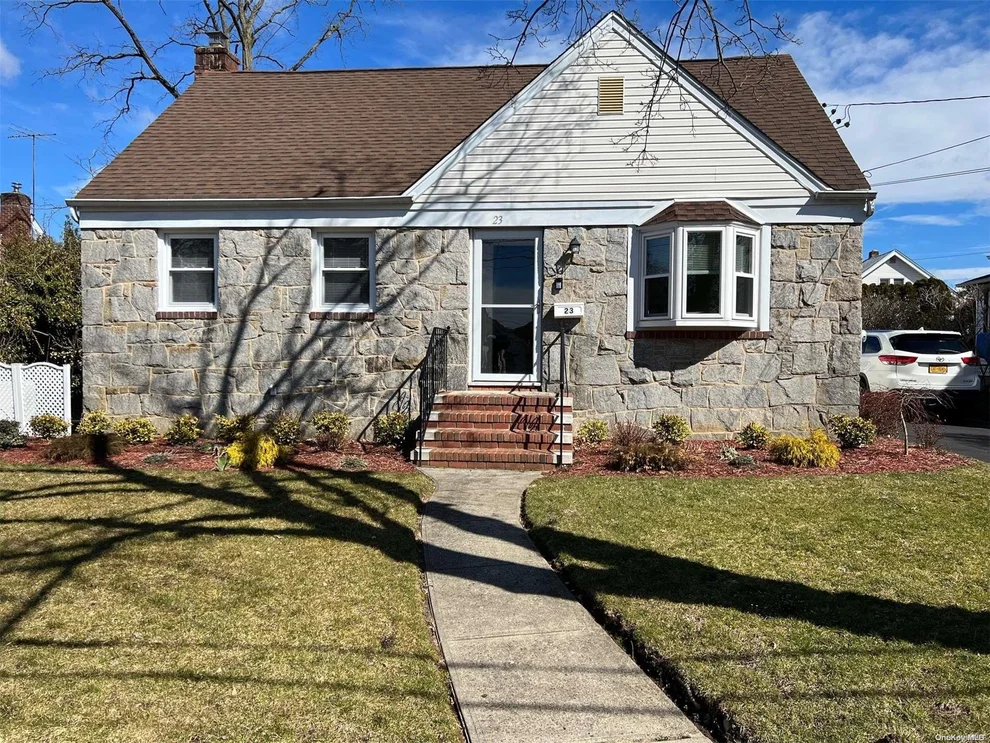Unit for sale at 23 W Dover Street, Hempstead, NY 11580