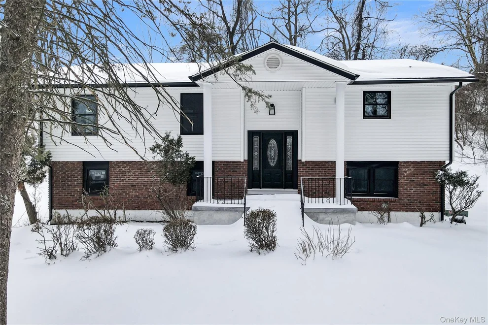 Unit for sale at 2 Chapel Court, Orangetown, NY 10962