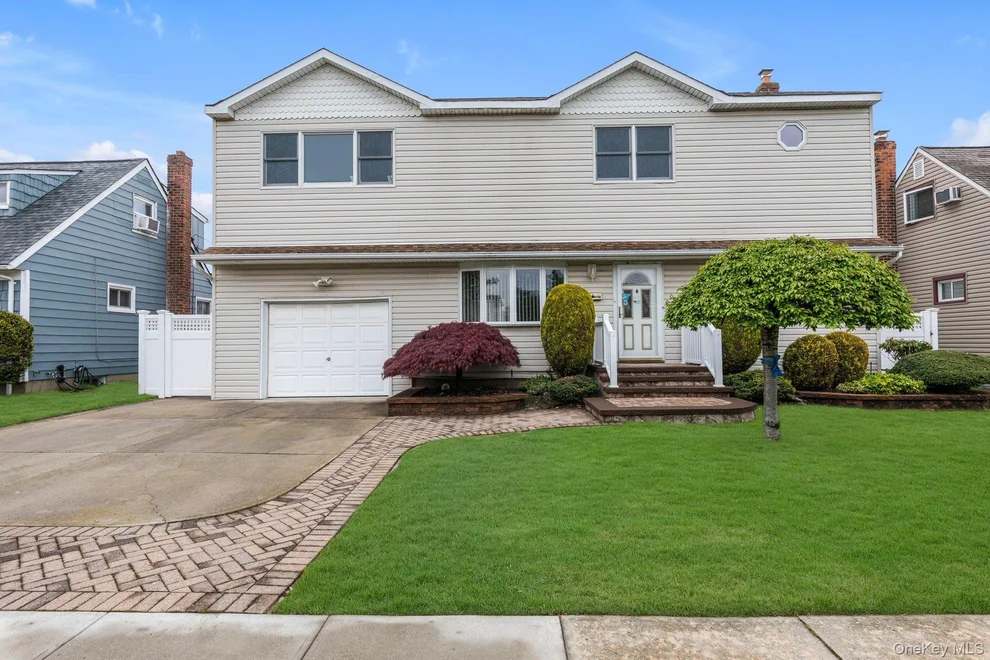 Unit for sale at 57 Cedar Street, Oyster Bay, NY 11801