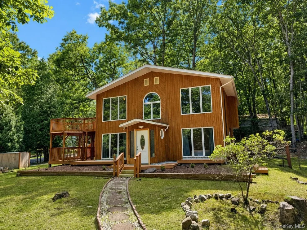 Unit for sale at 33 Buckingham Circle, Thompson, NY 12775