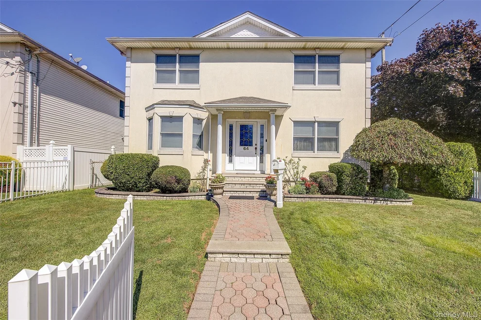 Unit for sale at 64 Cottage Place, North Hempstead, NY 11501
