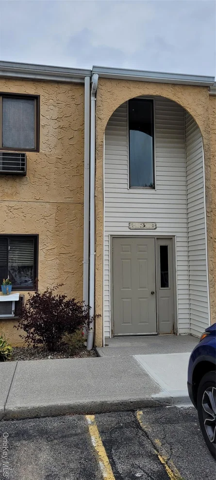 Unit for sale at 3 Carnaby Street, Wappinger, NY 12590