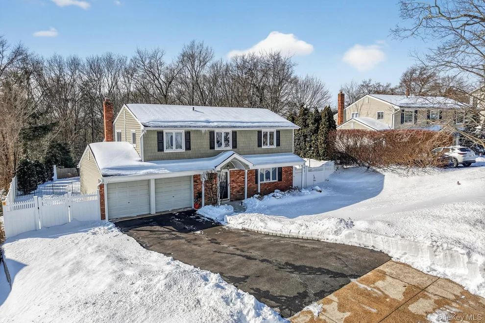 Unit for sale at 18 Hill Lane, Smithtown, NY 11787