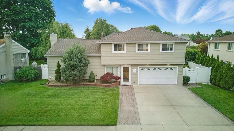 Unit for sale at 73 Fox Place, Oyster Bay, NY 11801