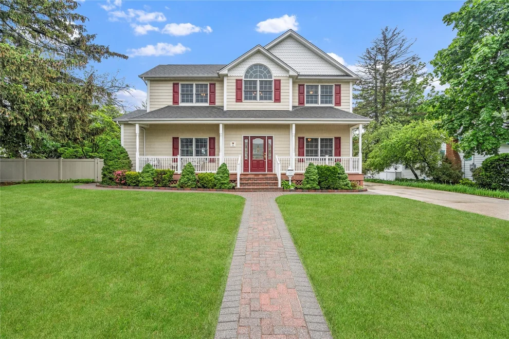 Unit for sale at 10 Stewart Street, Islip, NY 11730