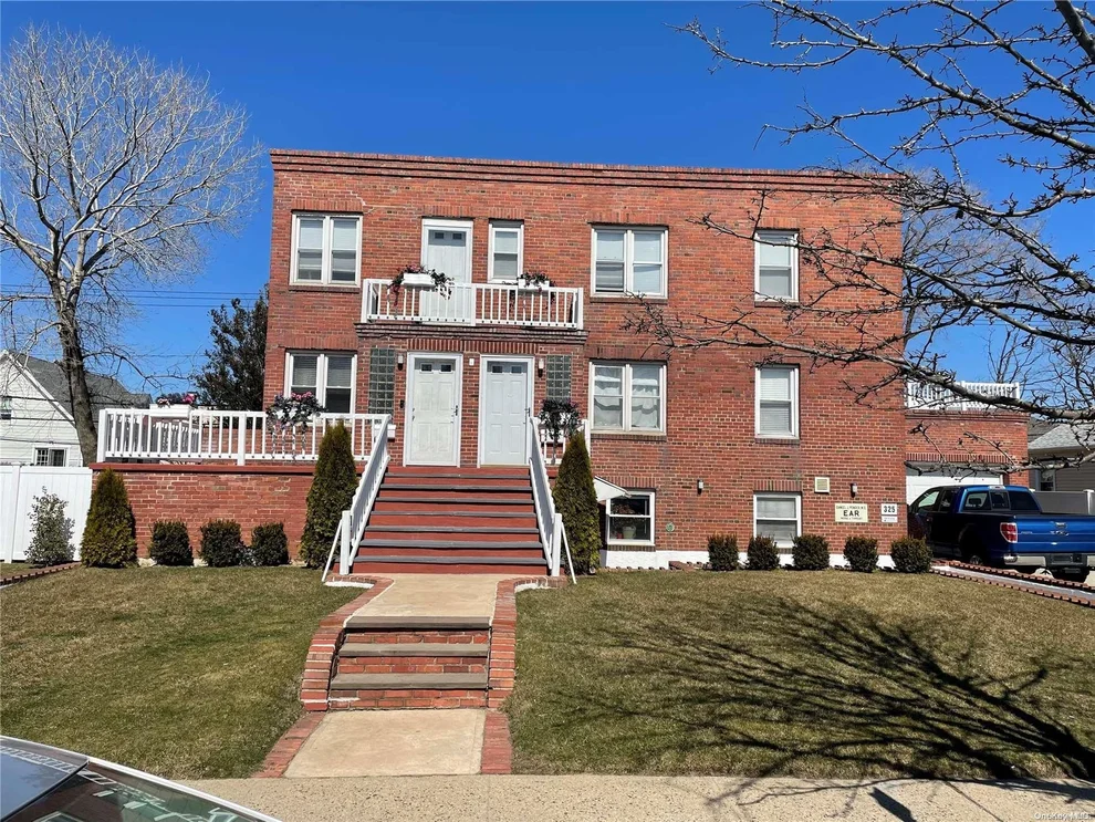 Unit for sale at 325 E Park Avenue E, Hempstead, NY 11561