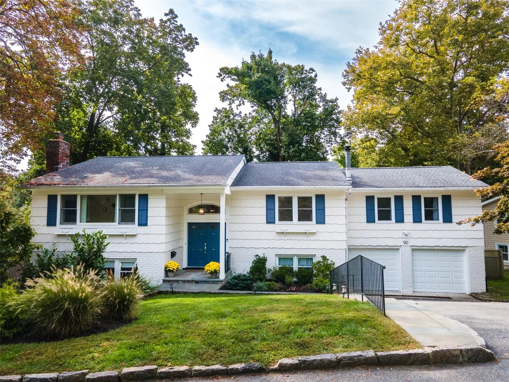 Unit for sale at 90 Sycamore Lane, Greenburgh, NY 10533