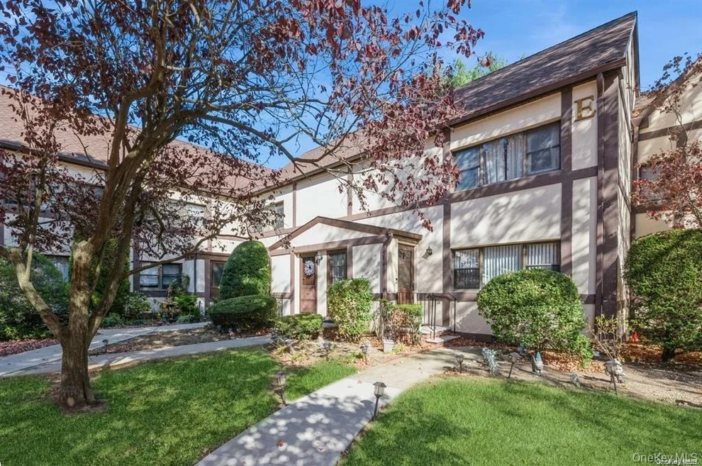 Unit for sale at 109 Fifteenth Street, Hempstead, NY 11530