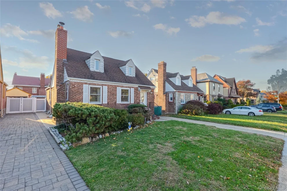 Unit for sale at 7516 180th Street, New York, NY 11366