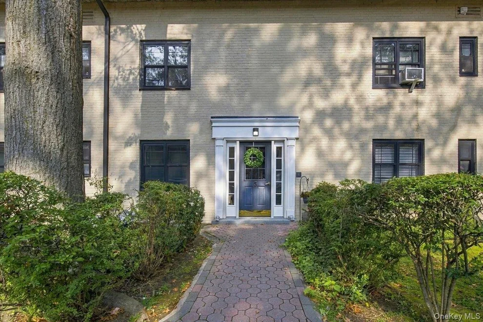 Unit for sale at 3 Whitehall Road, Eastchester, NY 10709