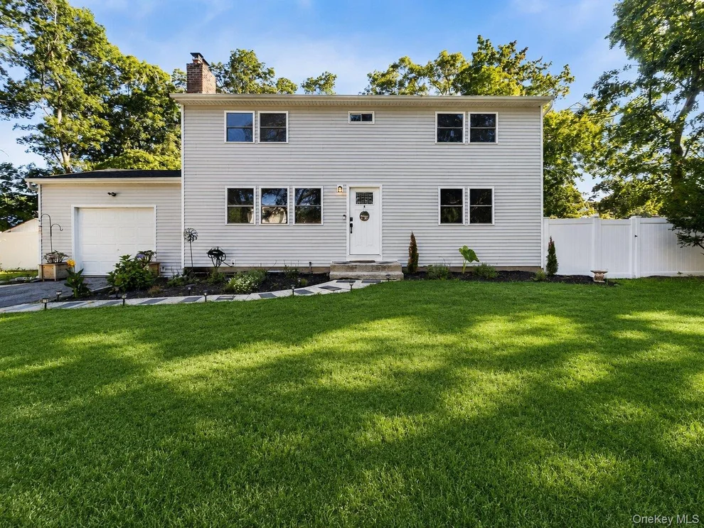 Unit for sale at 159 Pauls Path, Brookhaven, NY 11727