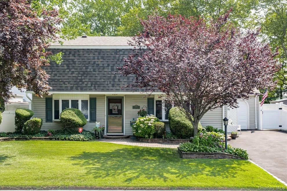 Unit for sale at 685 Gardiners Avenue, Hempstead, NY 11756
