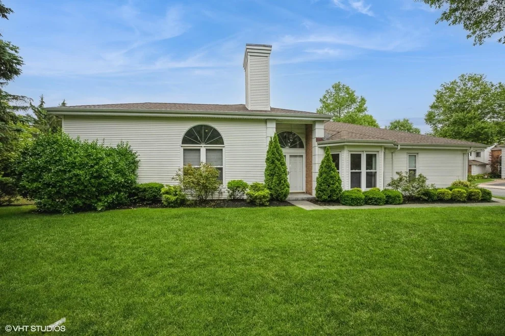 Unit for sale at 39 Hamlet Drive, Huntington, NY 11725