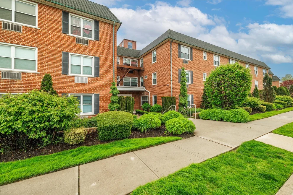 Unit for sale at 111 S Centre Avenue, Hempstead, NY 11570