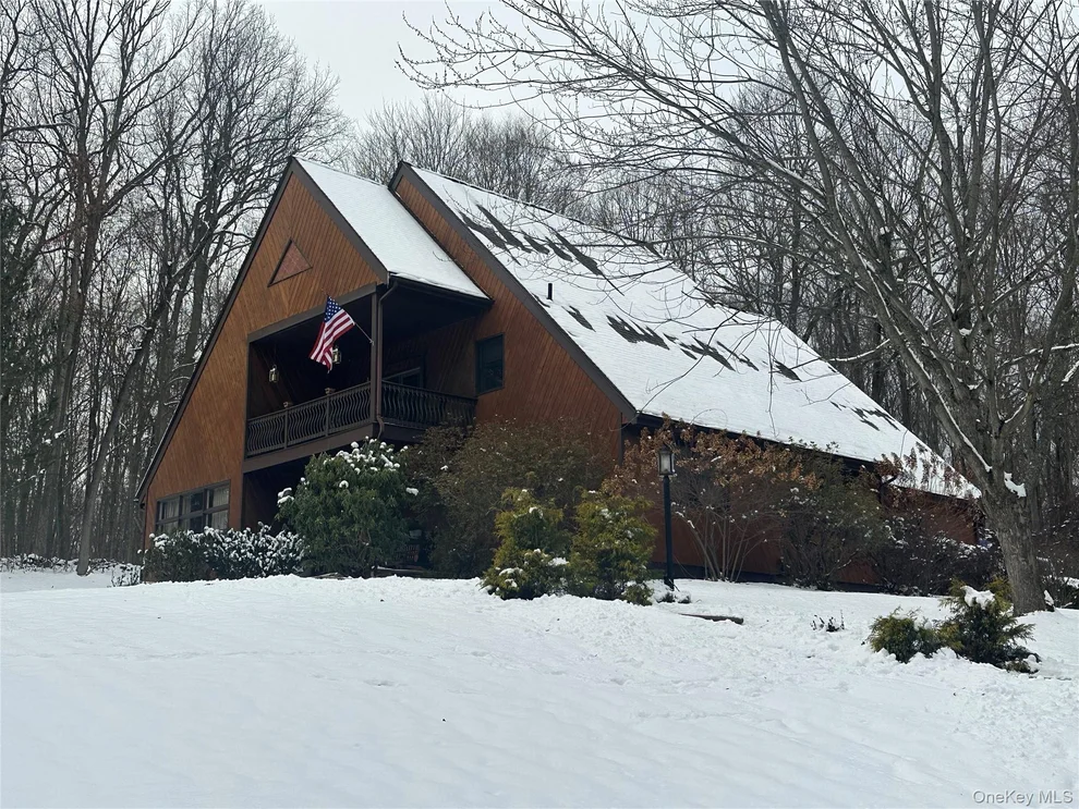 Unit for sale at 41 Hickory Hill Road, Newburgh (Town), NY 12550