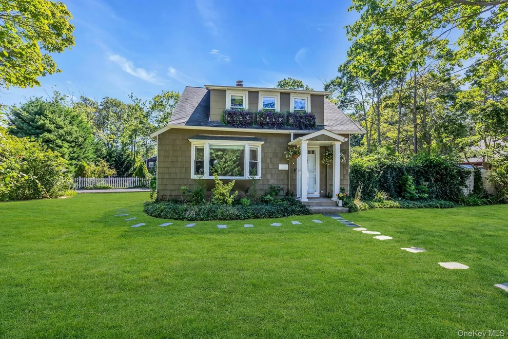Unit for sale at 193 Oakwood Avenue, Islip, NY 11705