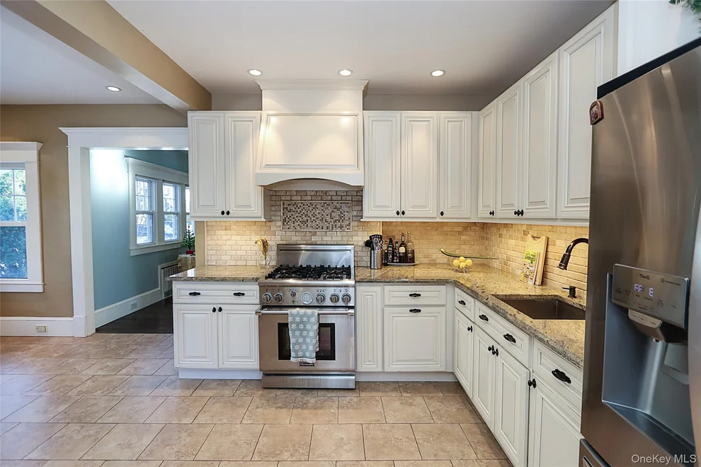 Unit for sale at 35 Francis Terrace, Glen Cove, NY 11542