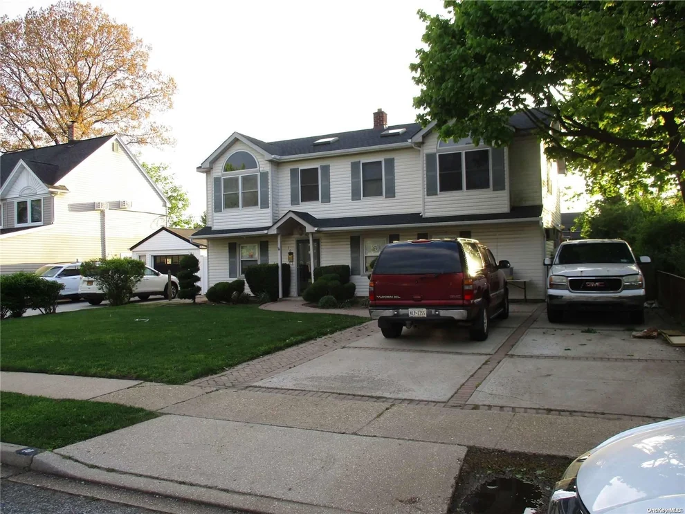 Unit for sale at 10 Farm Lane, Hempstead, NY 11756