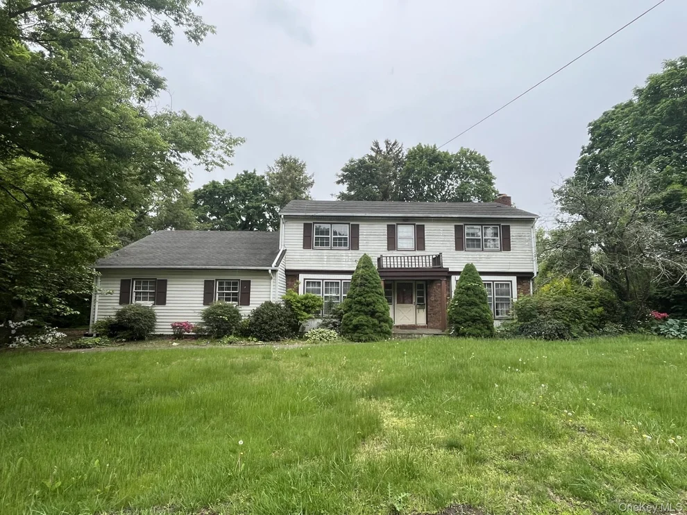 Unit for sale at 8 Bay Place, Huntington, NY 11743