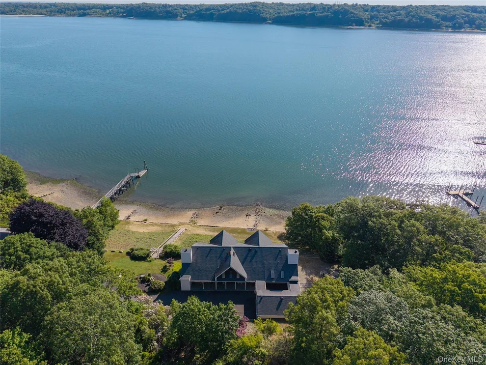 Unit for sale at 47 Laurel Cove Road, Oyster Bay, NY 11771