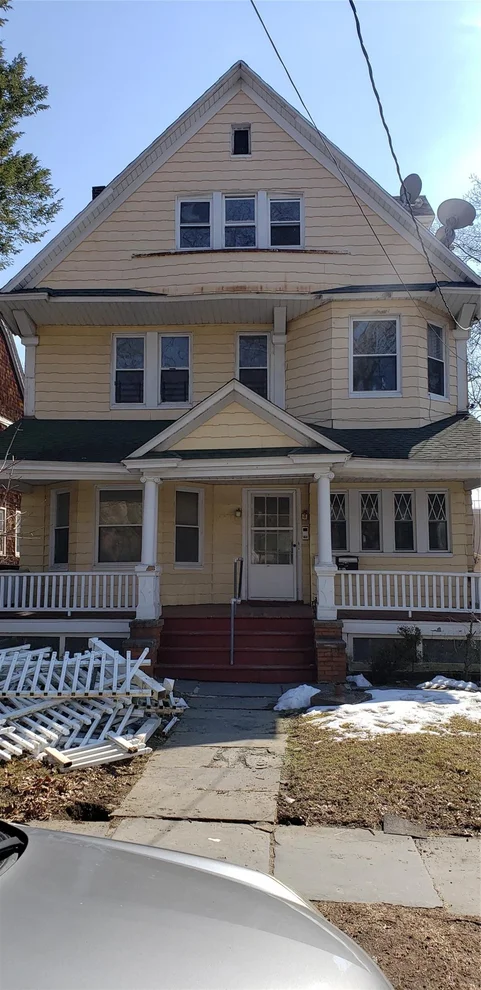 Unit for sale at 176 Elm Avenue, Mount Vernon, NY 10550