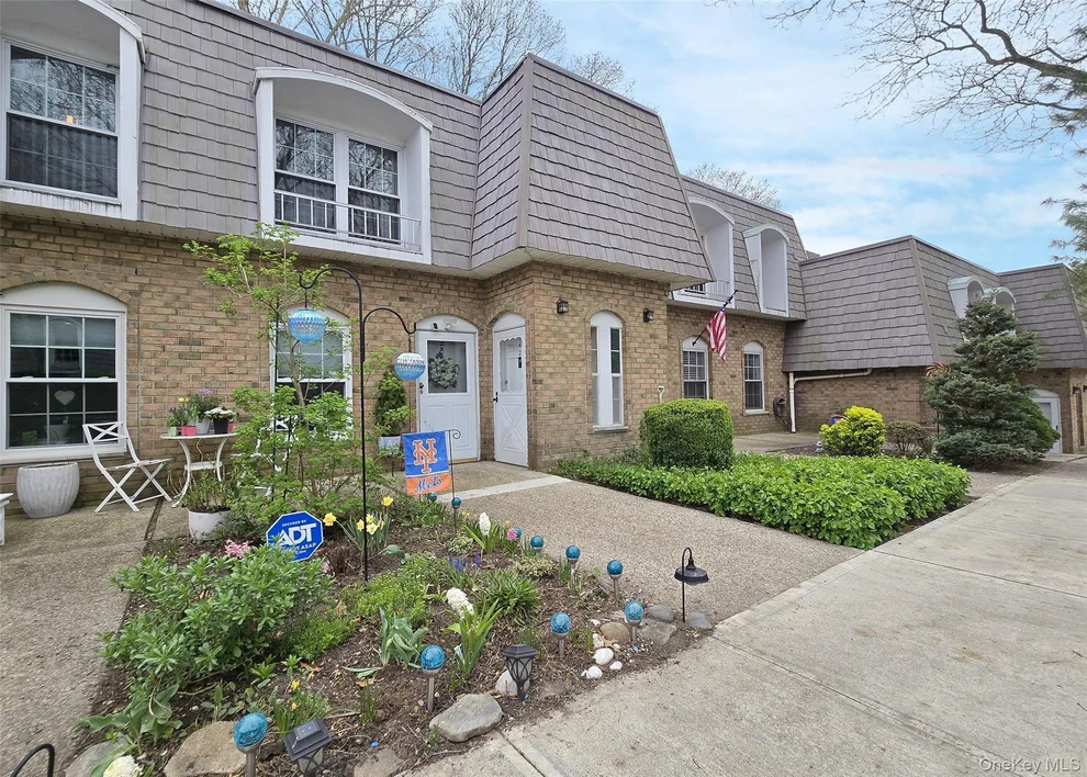 Unit for sale at 655 Middle Country Road, Brookhaven, NY 11727