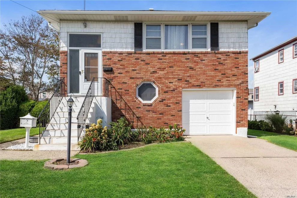 Unit for sale at 26 Lancaster Road, Hempstead, NY 11558