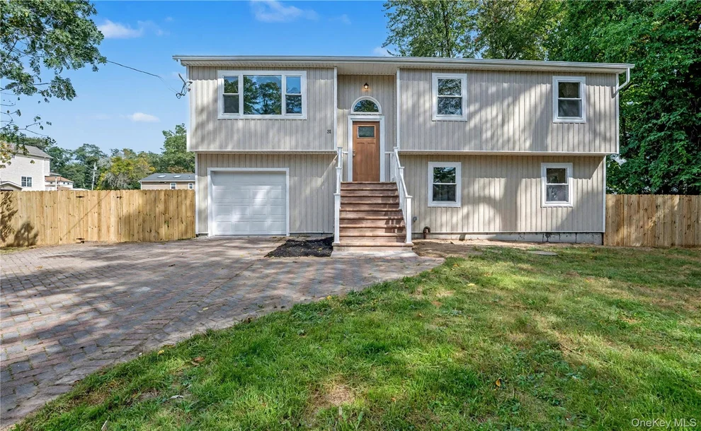 Unit for sale at 31 Perry Lane, Babylon, NY 11798