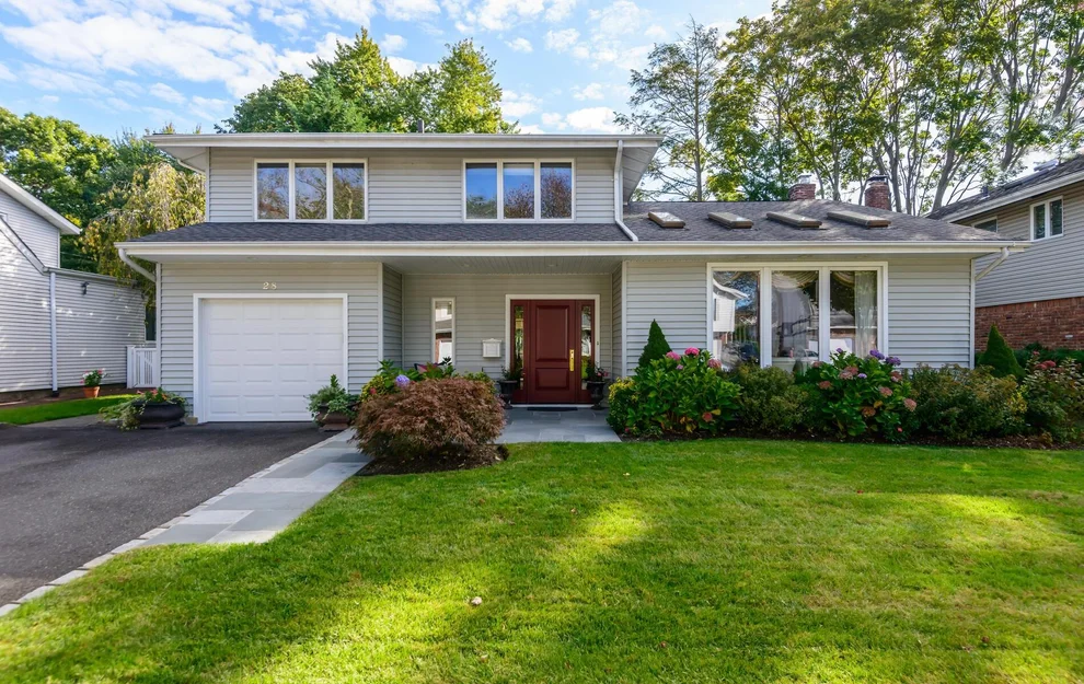 Unit for sale at 28 Driftwood Drive, North Hempstead, NY 11050