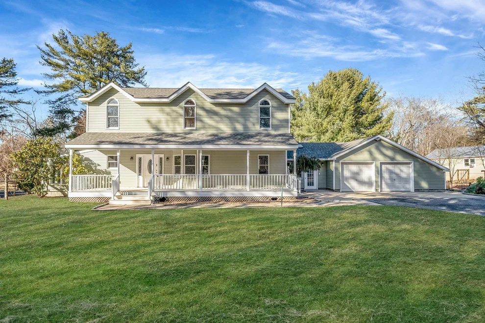 Unit for sale at 9 Dry Saw Mill Road, Brookhaven, NY 11949