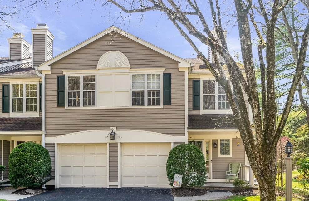 Unit for sale at 301 Pondside Drive, Greenburgh, NY 10607
