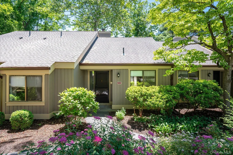 Unit for sale at 293 Heritage Hills, Somers, NY 10589