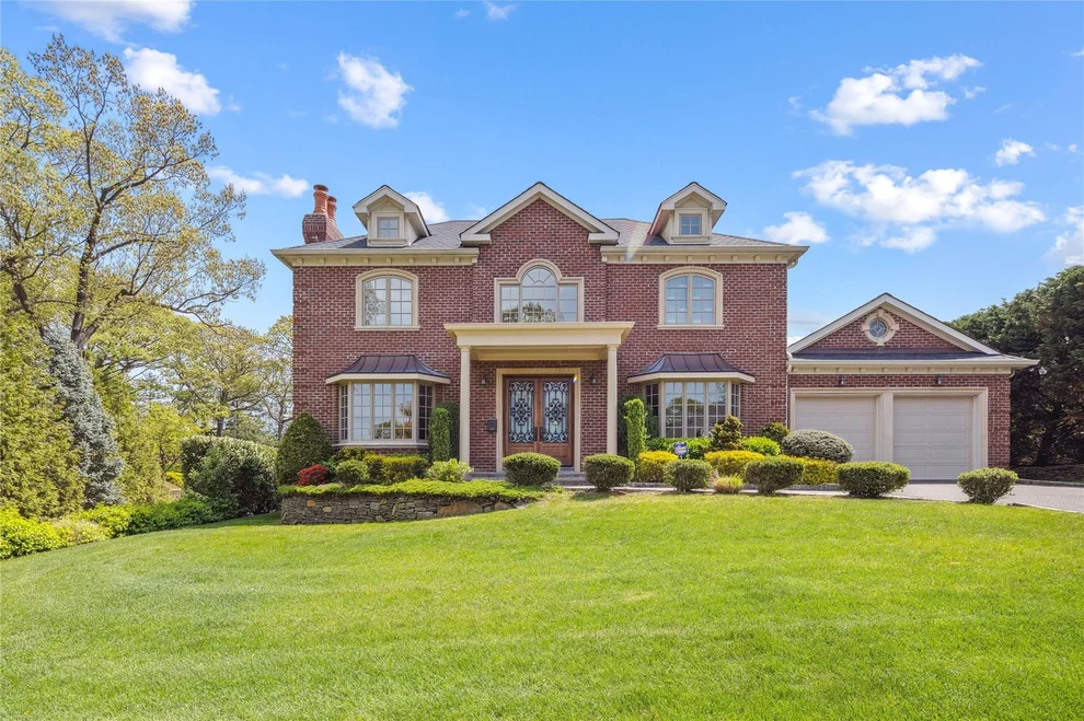 Unit for sale at 16 Winchester Drive, North Hempstead, NY 11030