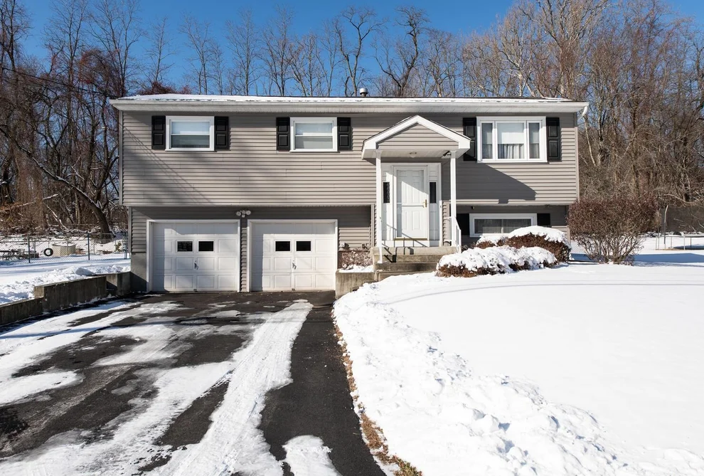 Unit for sale at 62 Nassau Road, Poughkeepsie (Town), NY 12601